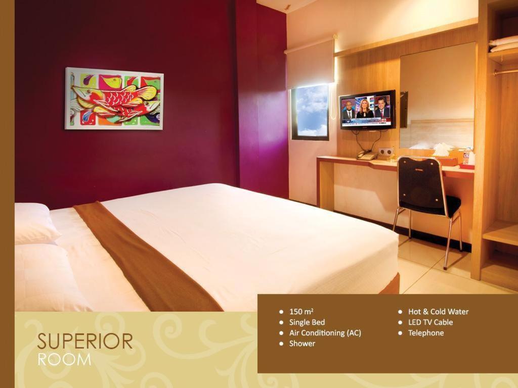 Borneo Hotel Понтианак Екстериор снимка