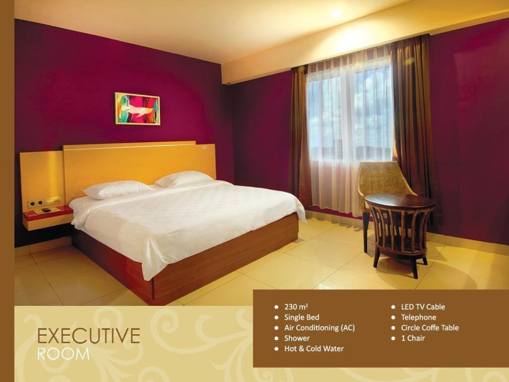 Borneo Hotel Понтианак Екстериор снимка