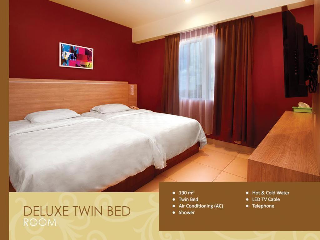 Borneo Hotel Понтианак Екстериор снимка