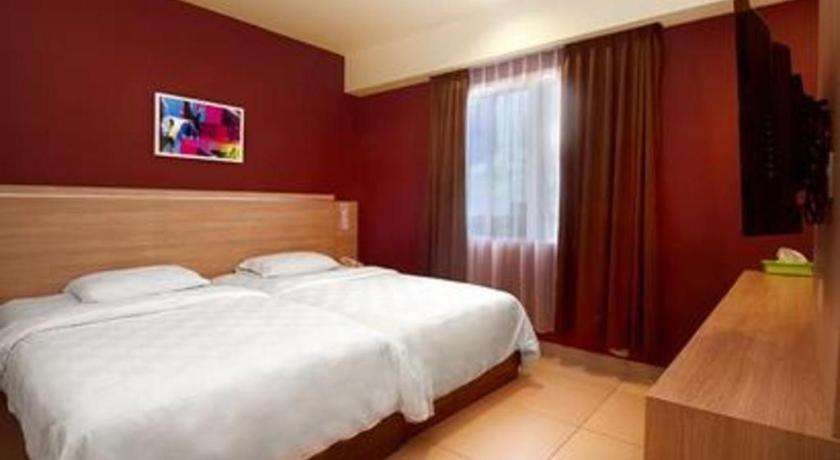 Borneo Hotel Понтианак Екстериор снимка