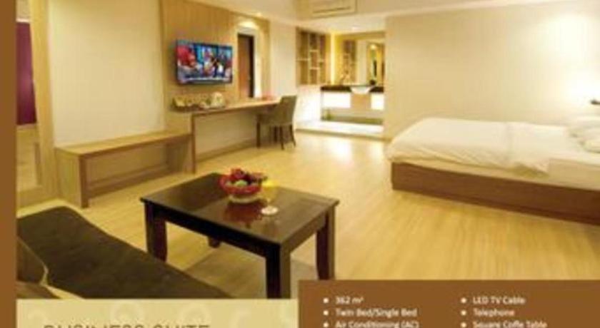 Borneo Hotel Понтианак Екстериор снимка