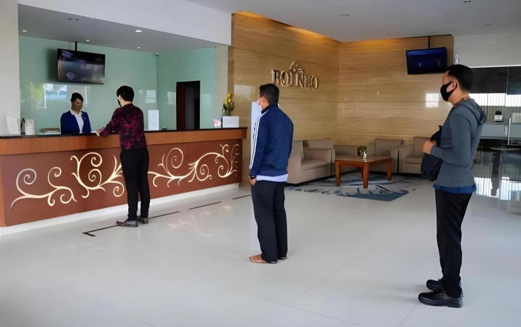 Borneo Hotel Понтианак Екстериор снимка