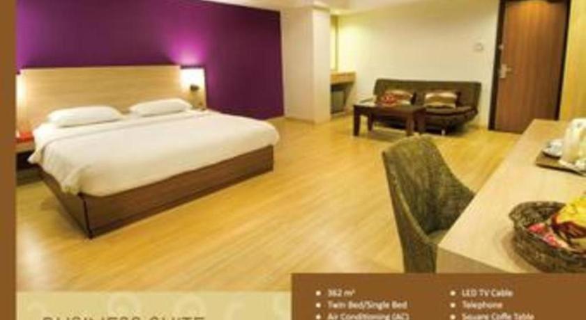 Borneo Hotel Понтианак Екстериор снимка