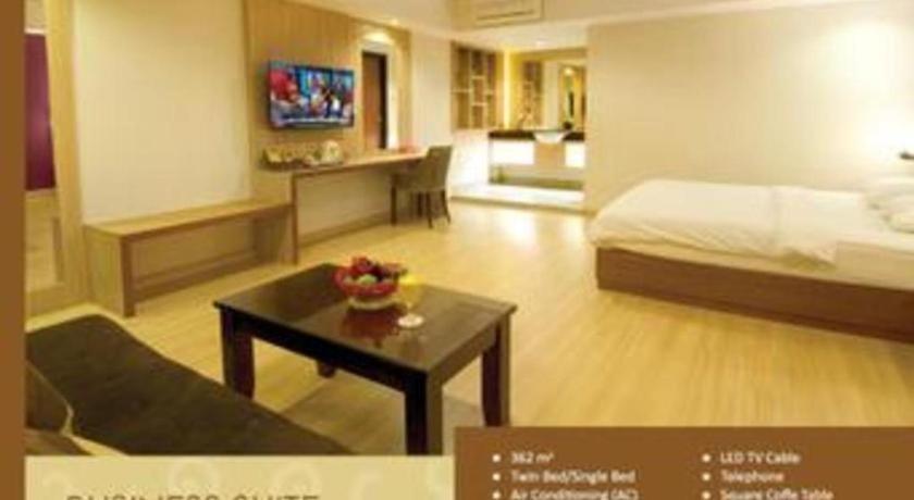 Borneo Hotel Понтианак Екстериор снимка