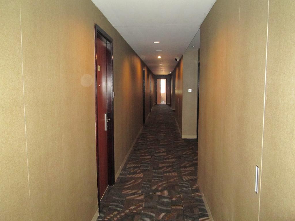 Borneo Hotel Понтианак Екстериор снимка